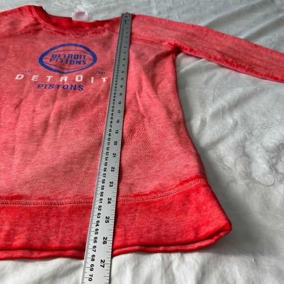 NBA Women's Red Detroit Pistons Retro Logo Long‎ Sleeve Fleece Sweatshirt Small - Picture 11 of 14